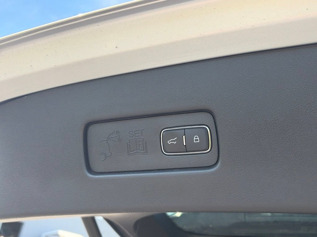 Used 2020 Lincoln Aviator Reserve w/ Class IV Trailer Tow Package AWD/4WD image 8