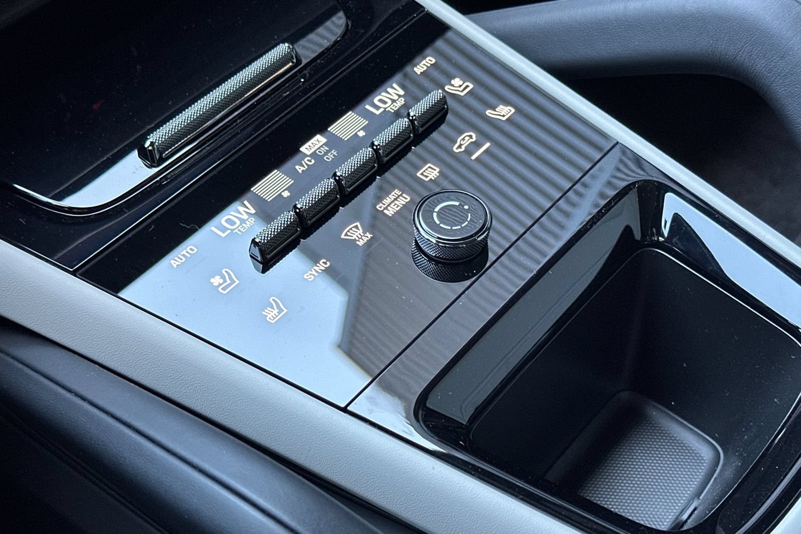 New 2026 Porsche Cayenne Coupe AWD/4WD image 26