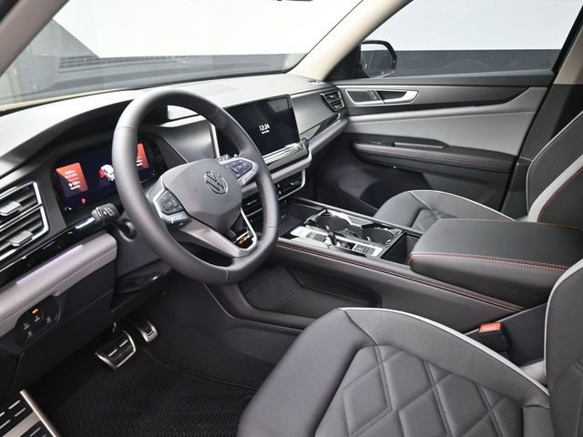 New 2026 Volkswagen Atlas Peak Edition image 18