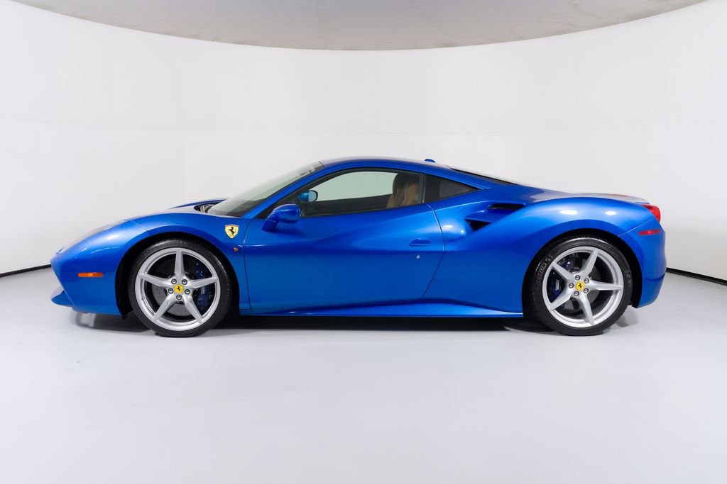 Used 2018 Ferrari 488 GTB image 3