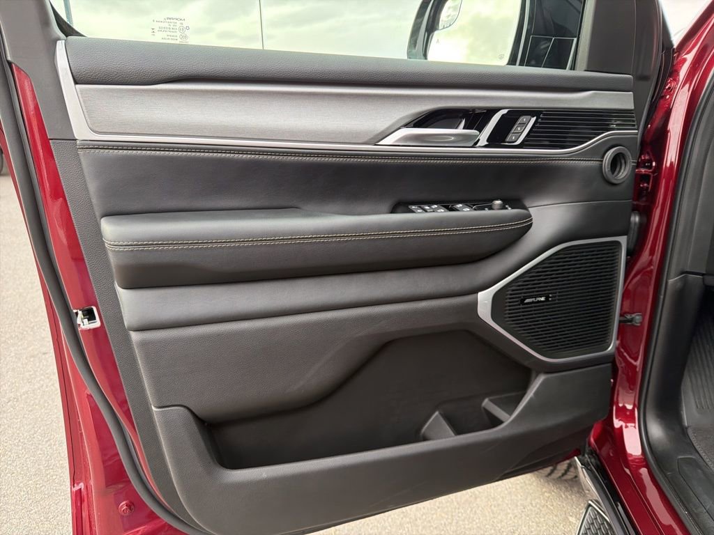 New 2026 Jeep Grand Wagoneer Limited image 12