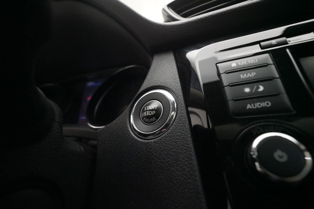 Used 2020 Nissan Rogue SL image 31