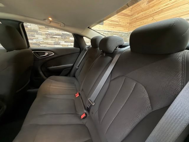 Used 2016 Chrysler 200 Limited w/ Anniversary Edition FWD image 32