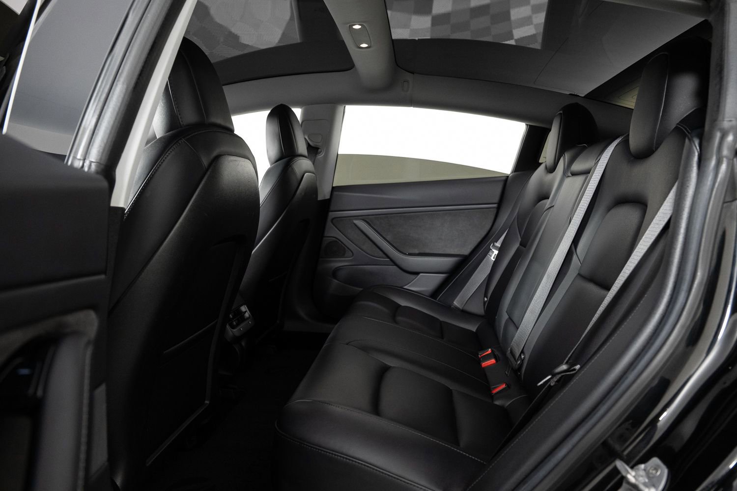 Used 2018 Tesla Model 3 Long Range image 18