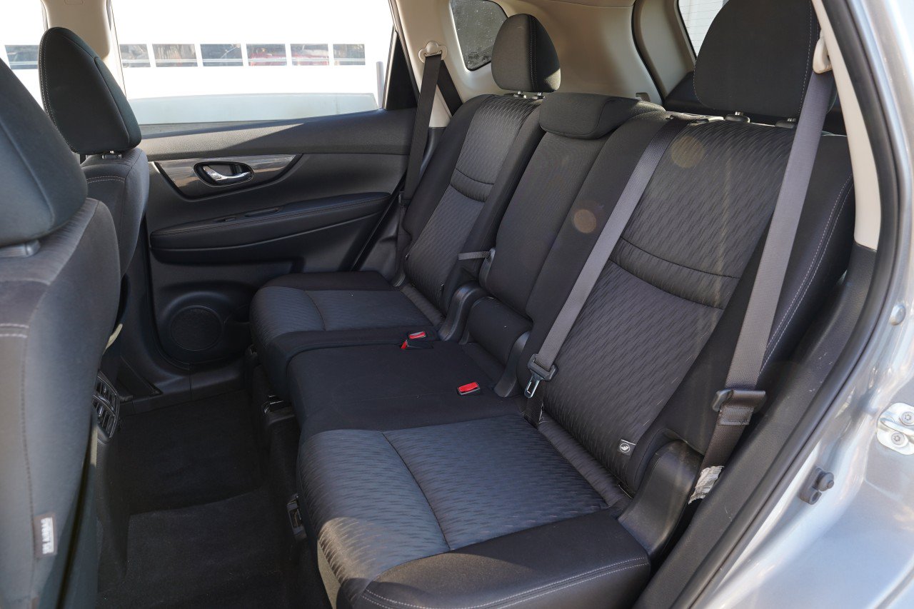 Used 2020 Nissan Rogue SV FWD image 20