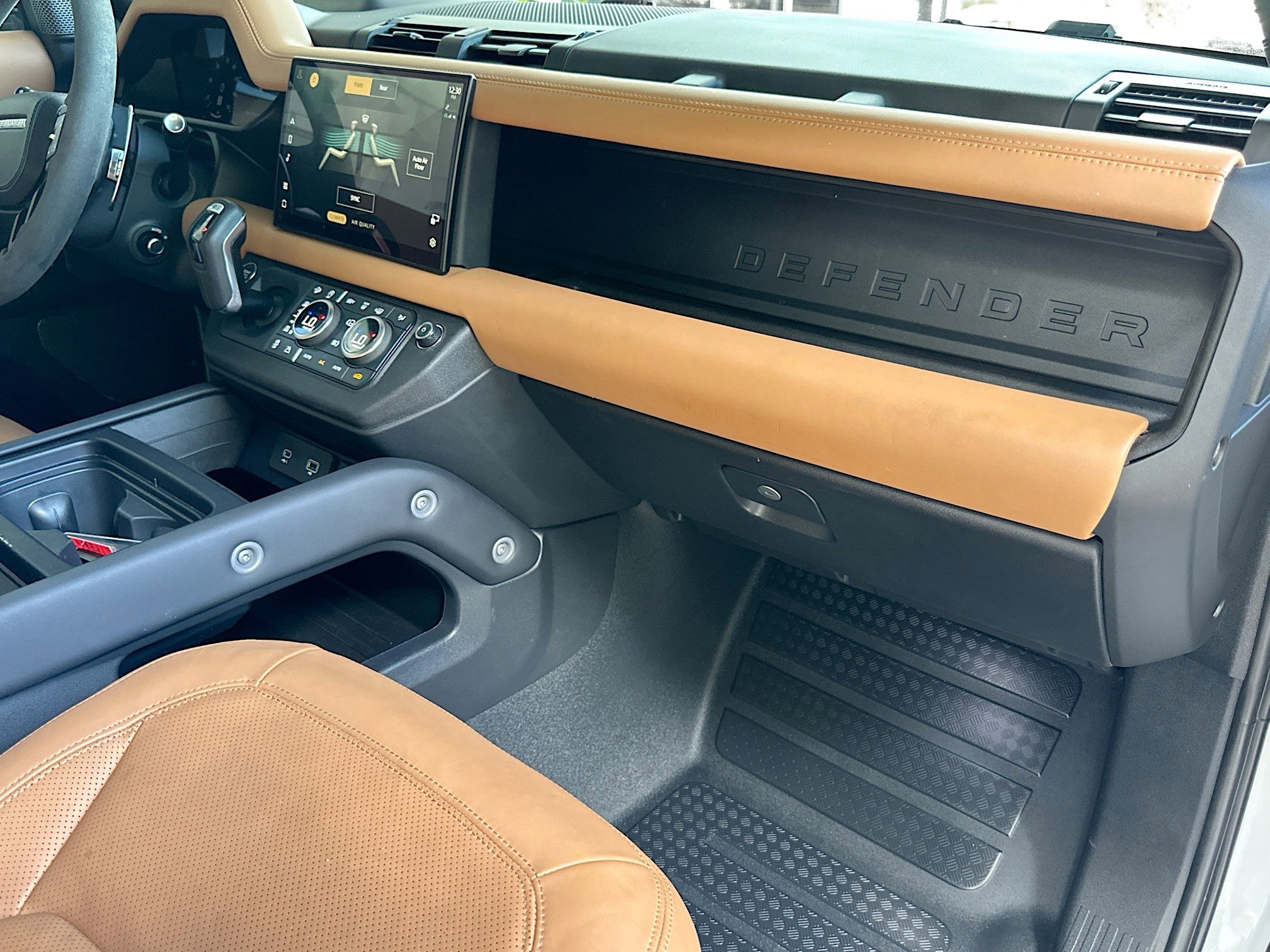 Used 2023 Land Rover Defender 90 V8 image 30