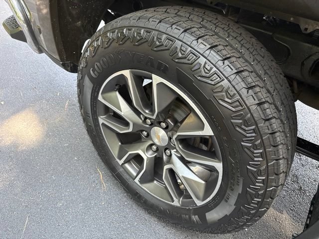 Used 2024 Chevrolet Silverado 1500 LT AWD/4WD image 31