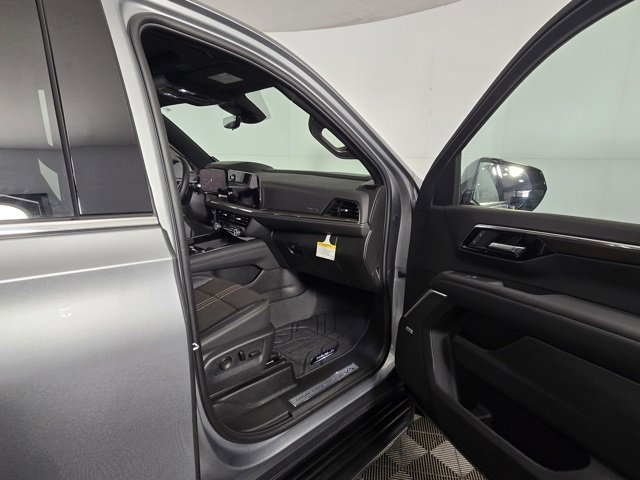 New 2025 Chevrolet Tahoe High Country w/ Sun And Tow Package image 14