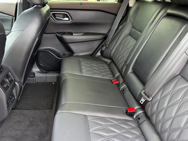 Used 2023 Nissan Rogue Platinum w/ Platinum Premium Package image 31