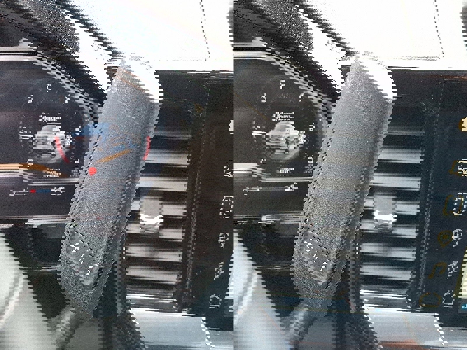 Used 2024 GMC Sierra 1500 SLE image 14