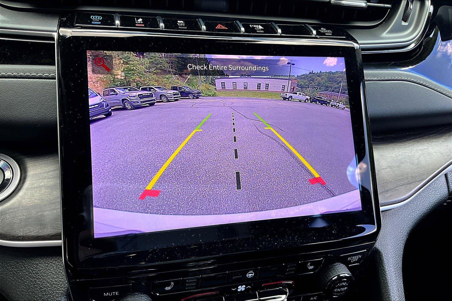 Used 2023 Jeep Grand Cherokee 4WD 4xe image 22