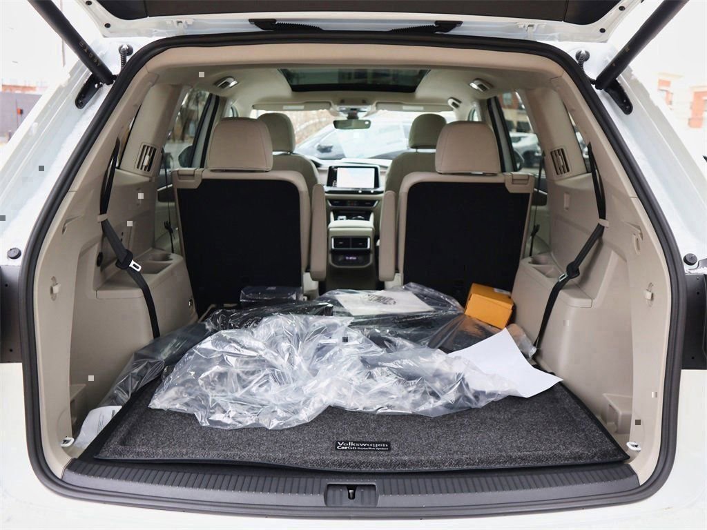 New 2026 Volkswagen Atlas SEL Premium R-Line image 10