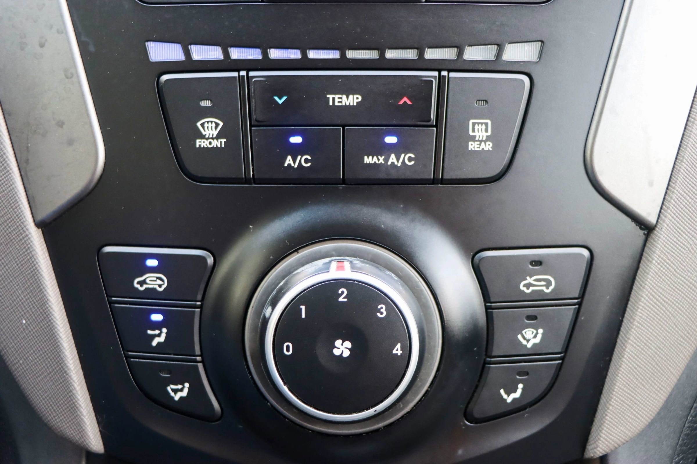 Used 2017 Hyundai Santa Fe Sport FWD image 35