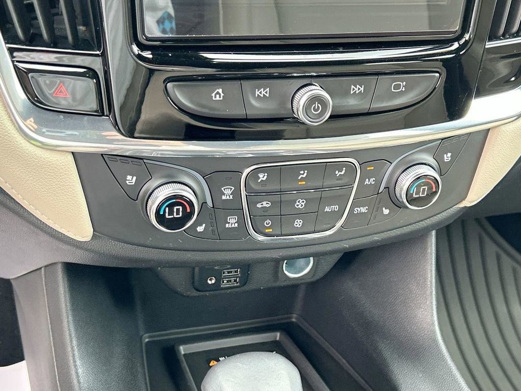 Used 2022 Chevrolet Traverse Premier image 29
