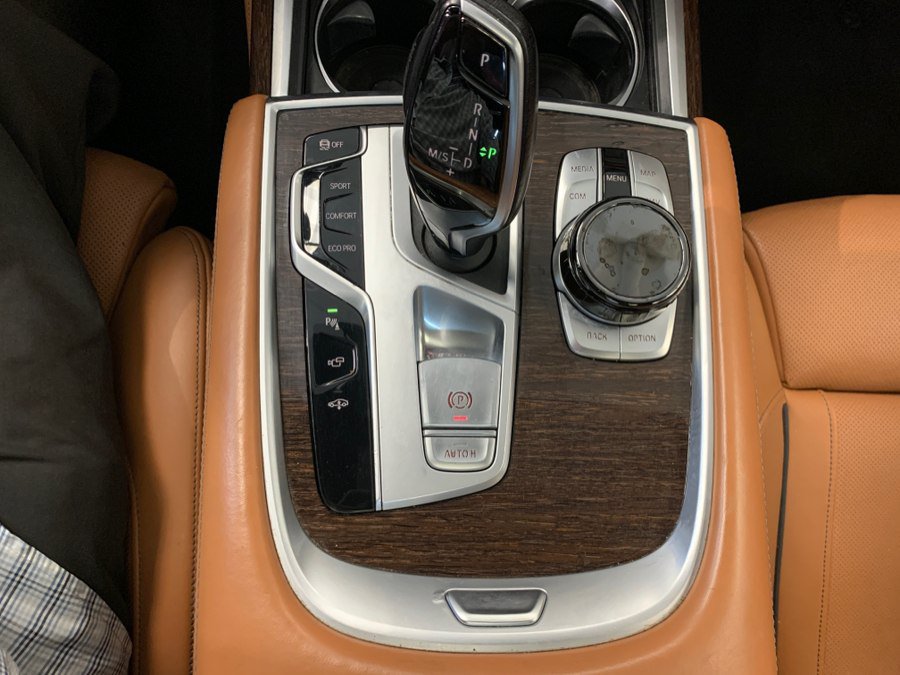 Used 2021 BMW 750i xDrive w/ Executive Package AWD/4WD image 64