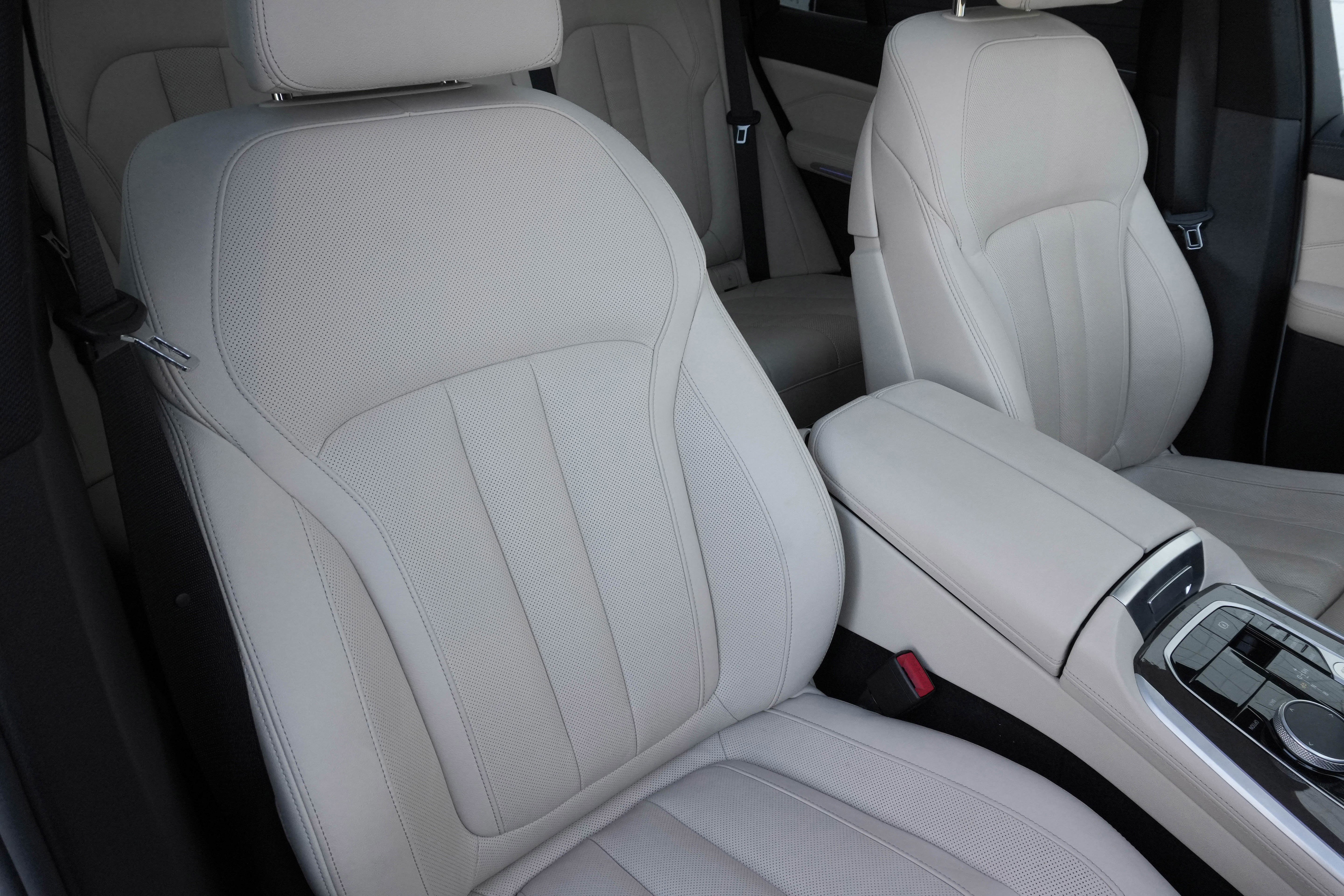 Used 2022 BMW X5 xDrive40i w/ Luxury Seating Package image 11