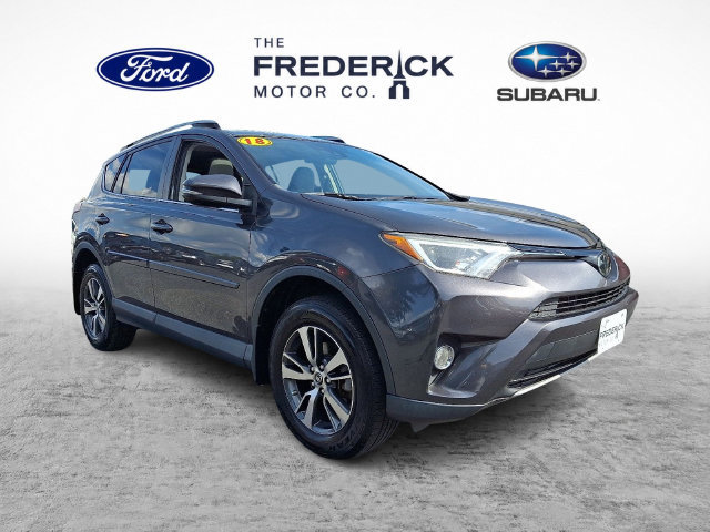Used 2018 Toyota RAV4 XLE AWD/4WD image 3