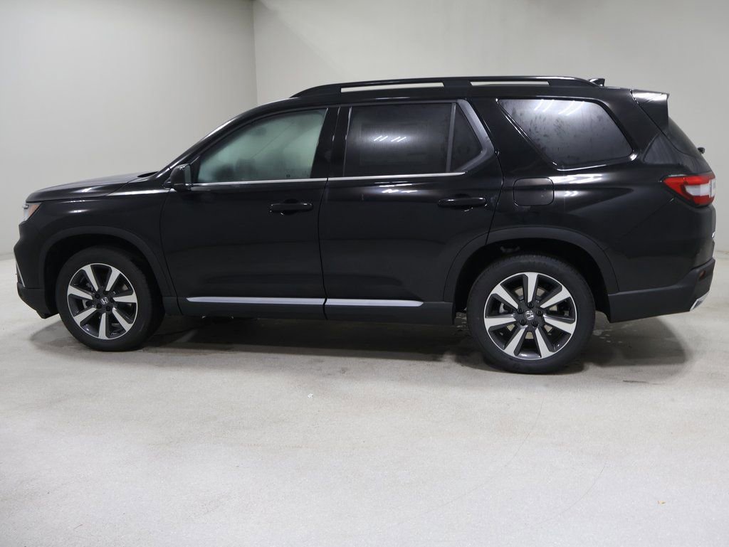New 2025 Honda Pilot Touring image 4