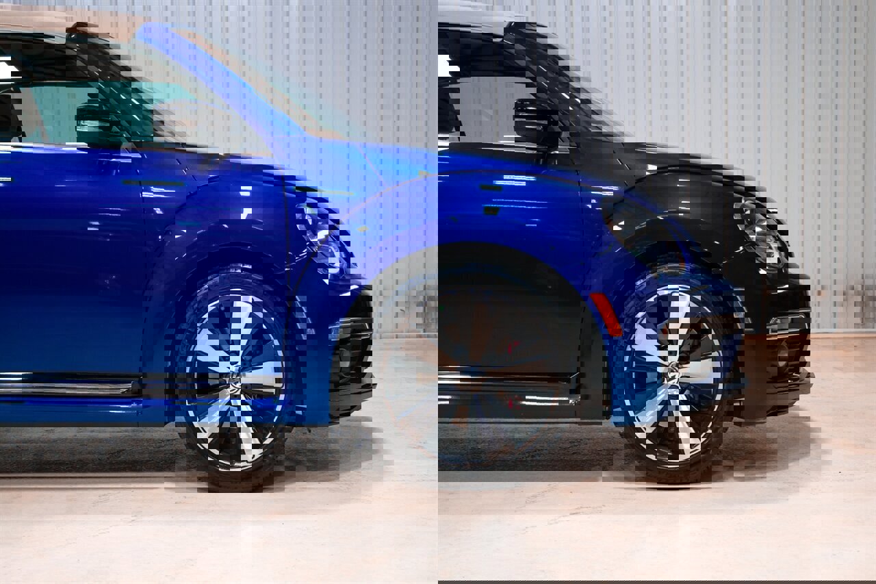 Used 2013 Volkswagen Beetle 2.0T image 11