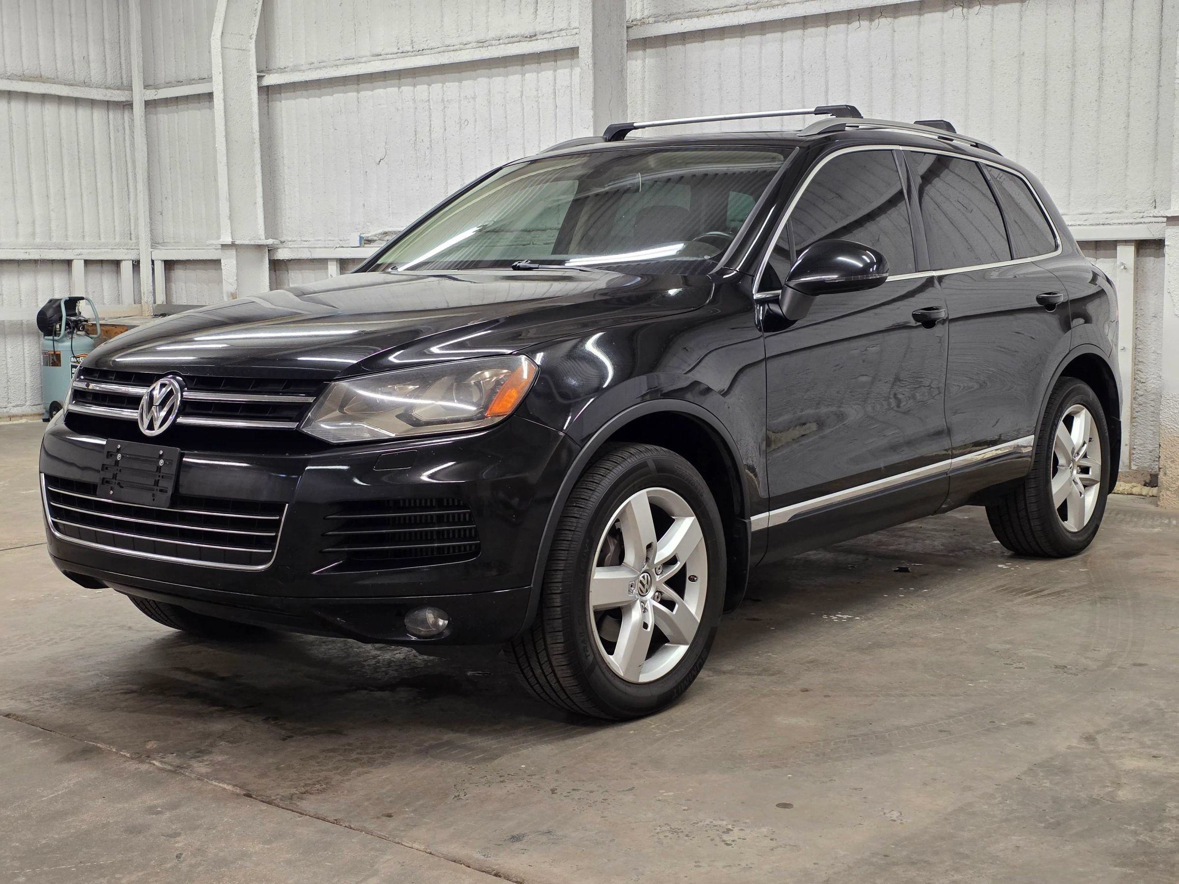 Used 2013 Volkswagen Touareg TDI AWD/4WD image 1