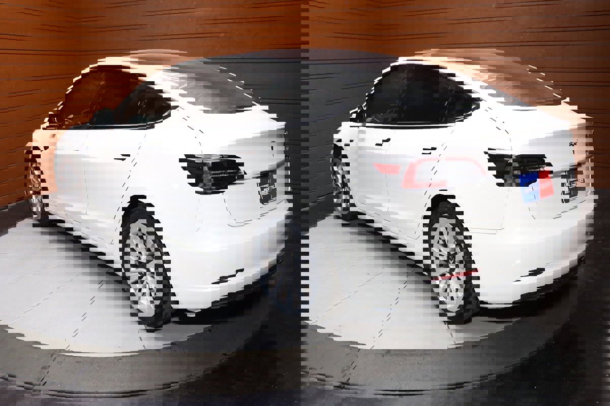 Used 2023 Tesla Model 3 Standard Range image 11