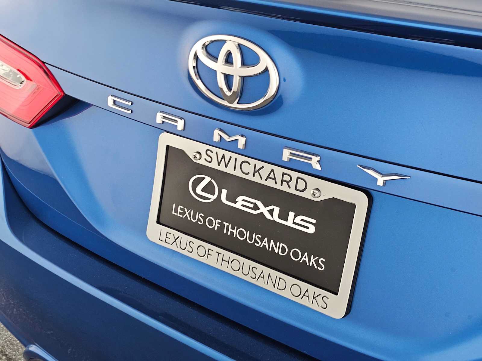 Used 2019 Toyota Camry SE FWD image 13