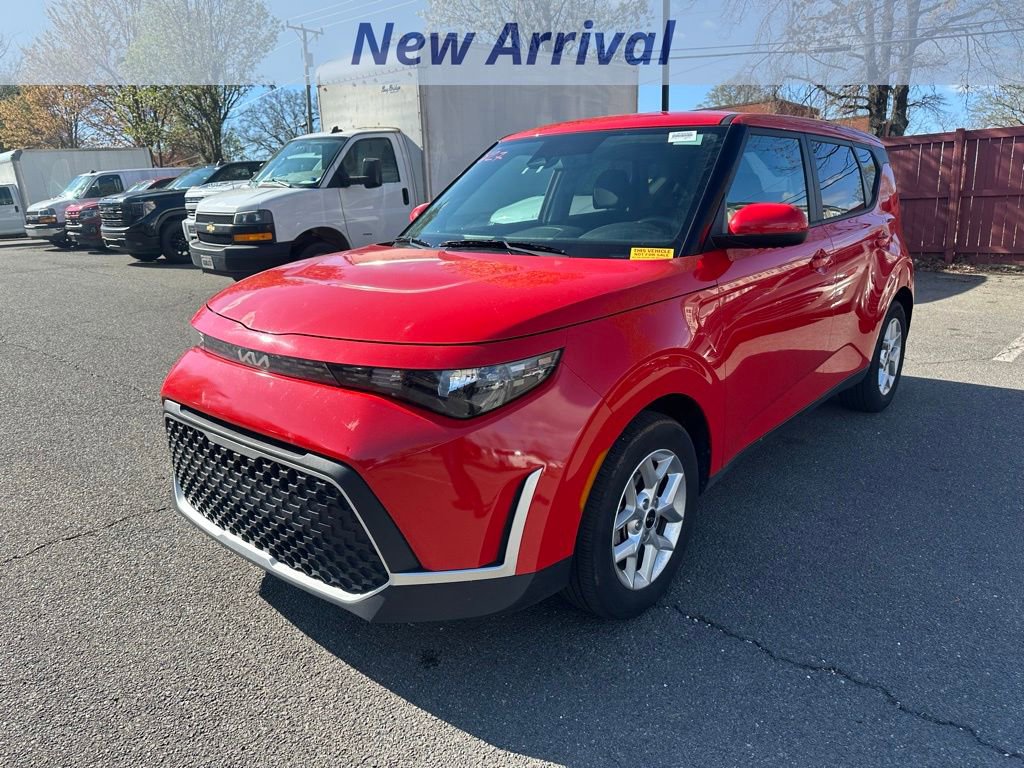 Used 2025 Kia Soul LX w/ LX Technology Package image 1