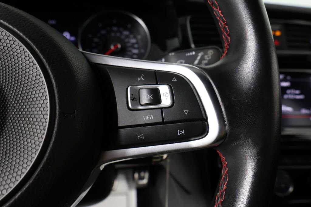 Used 2020 Volkswagen GTI S image 34