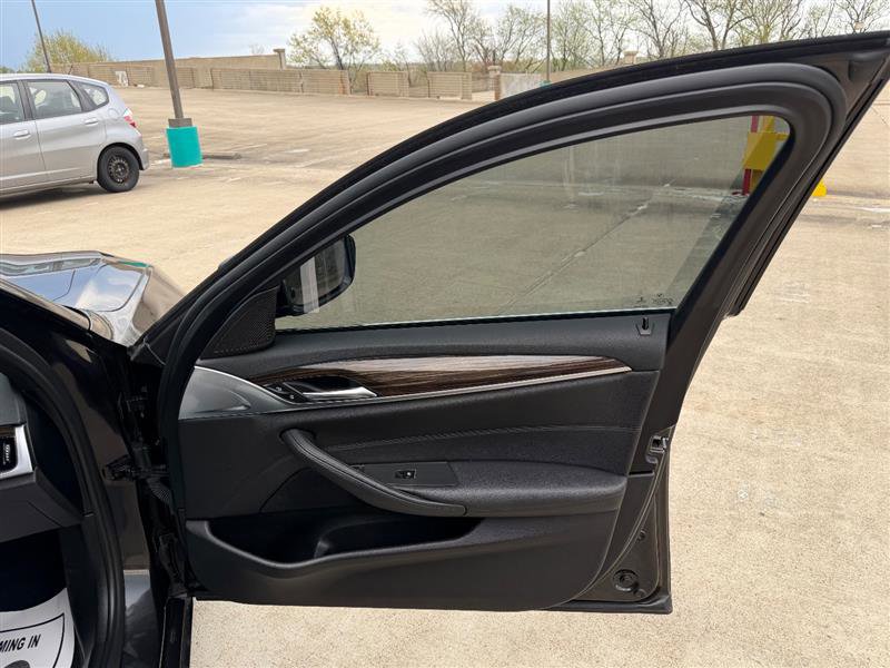 Used 2018 BMW 530i image 30