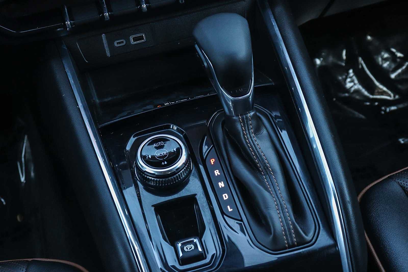 Used 2023 GMC Canyon AT4 w/ AT4 Premium Package image 18