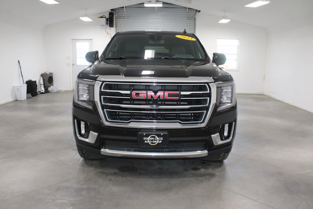 Used 2023 GMC Yukon XL SLT image 3