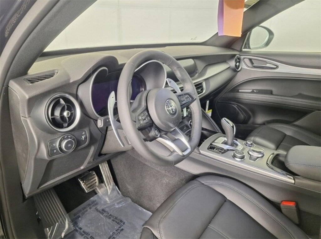 New 2025 Alfa Romeo Stelvio Sprint w/ Convenience Package image 18
