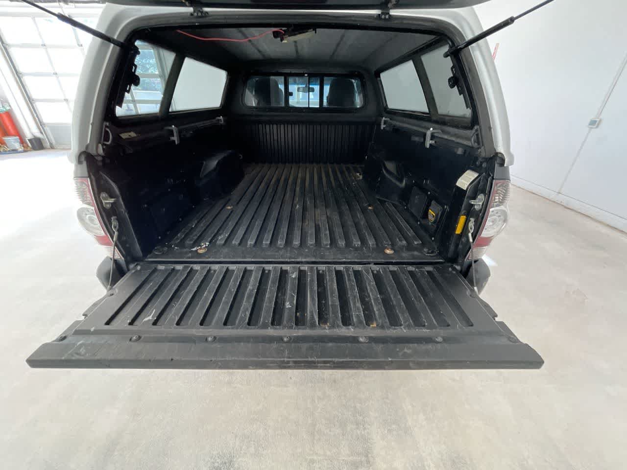 Used 2013 Toyota Tacoma 4x4 Access Cab V6 w/ TRD Sport Pkg image 22