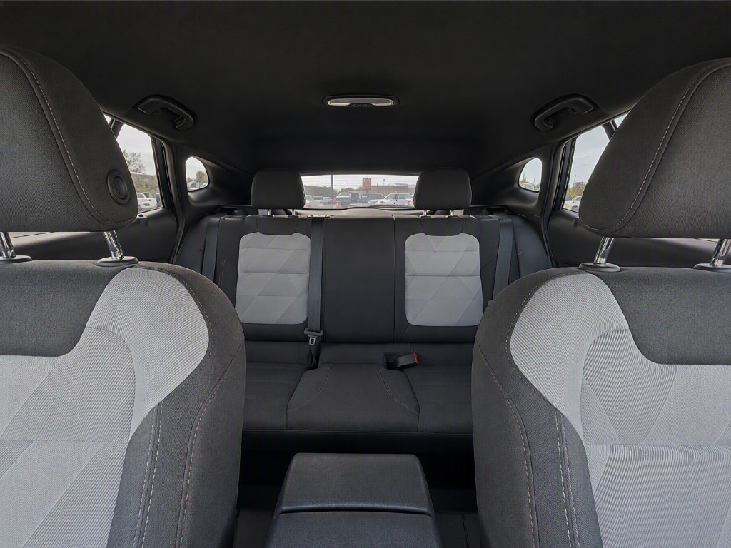 Used 2024 Chevrolet Trax RS FWD image 14