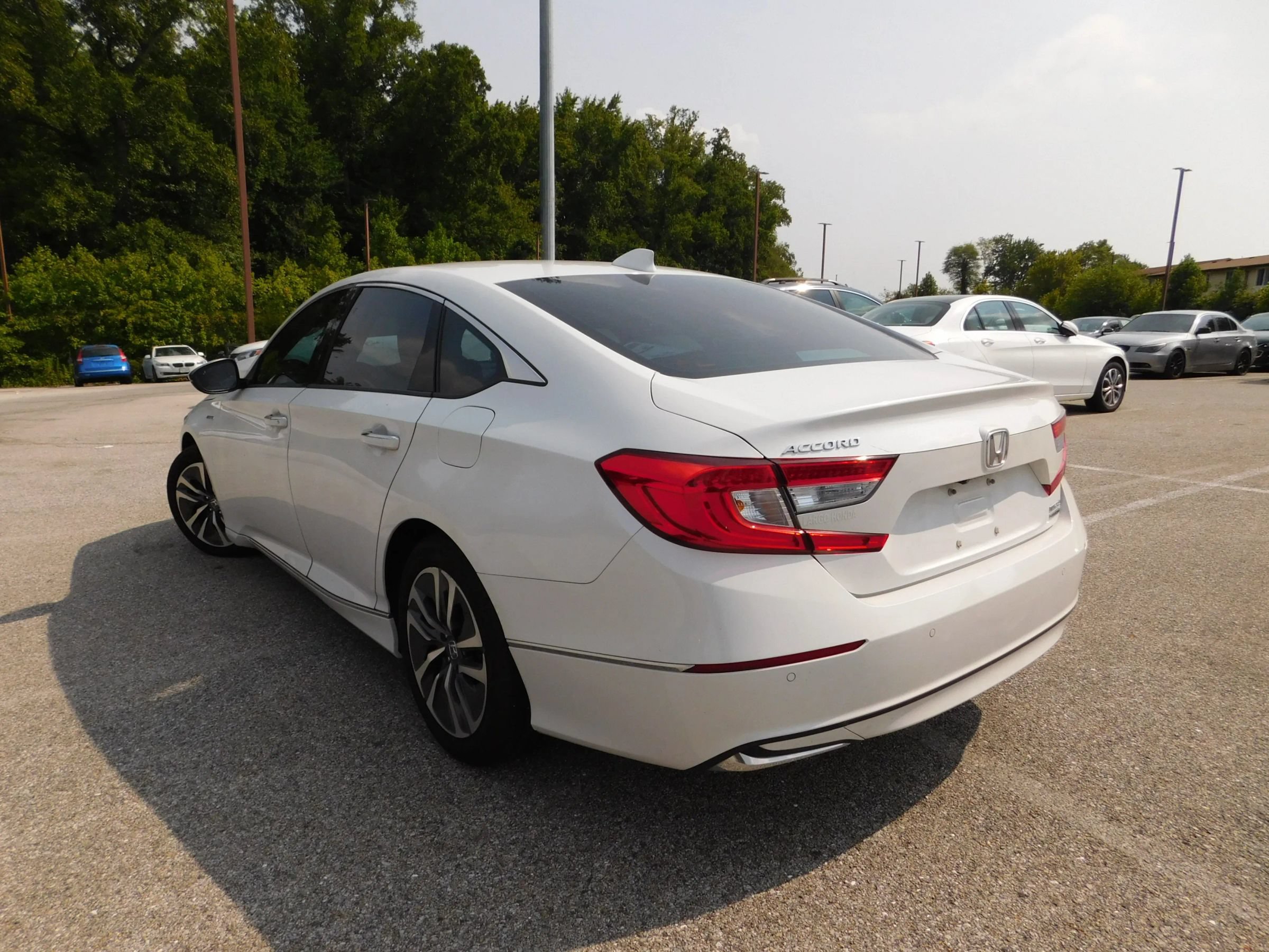 Used 2019 Honda Accord Touring image 4