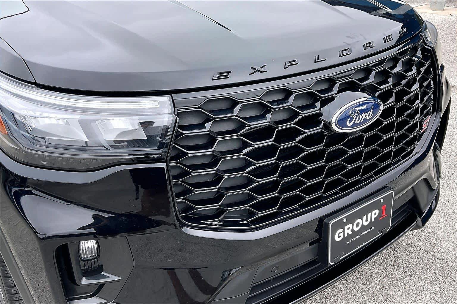 Used 2025 Ford Explorer ST AWD/4WD image 31