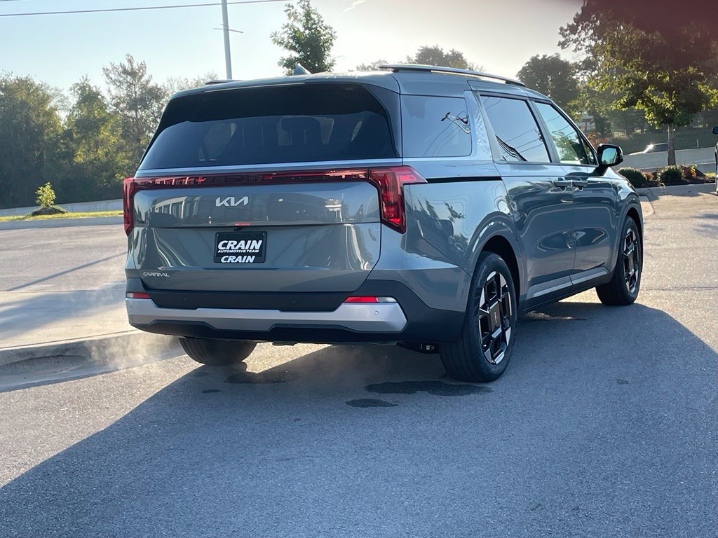 New 2027 Kia Carnival EX FWD image 7