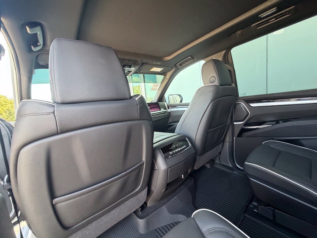 New 2026 Cadillac Escalade Sport w/ LPO, Floor Liner Package AWD/4WD image 23