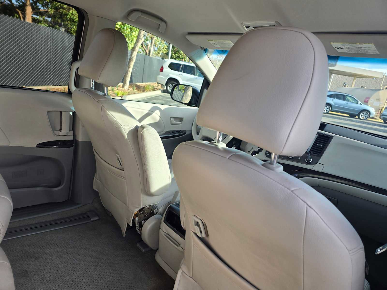 Used 2012 Toyota Sienna LE image 14