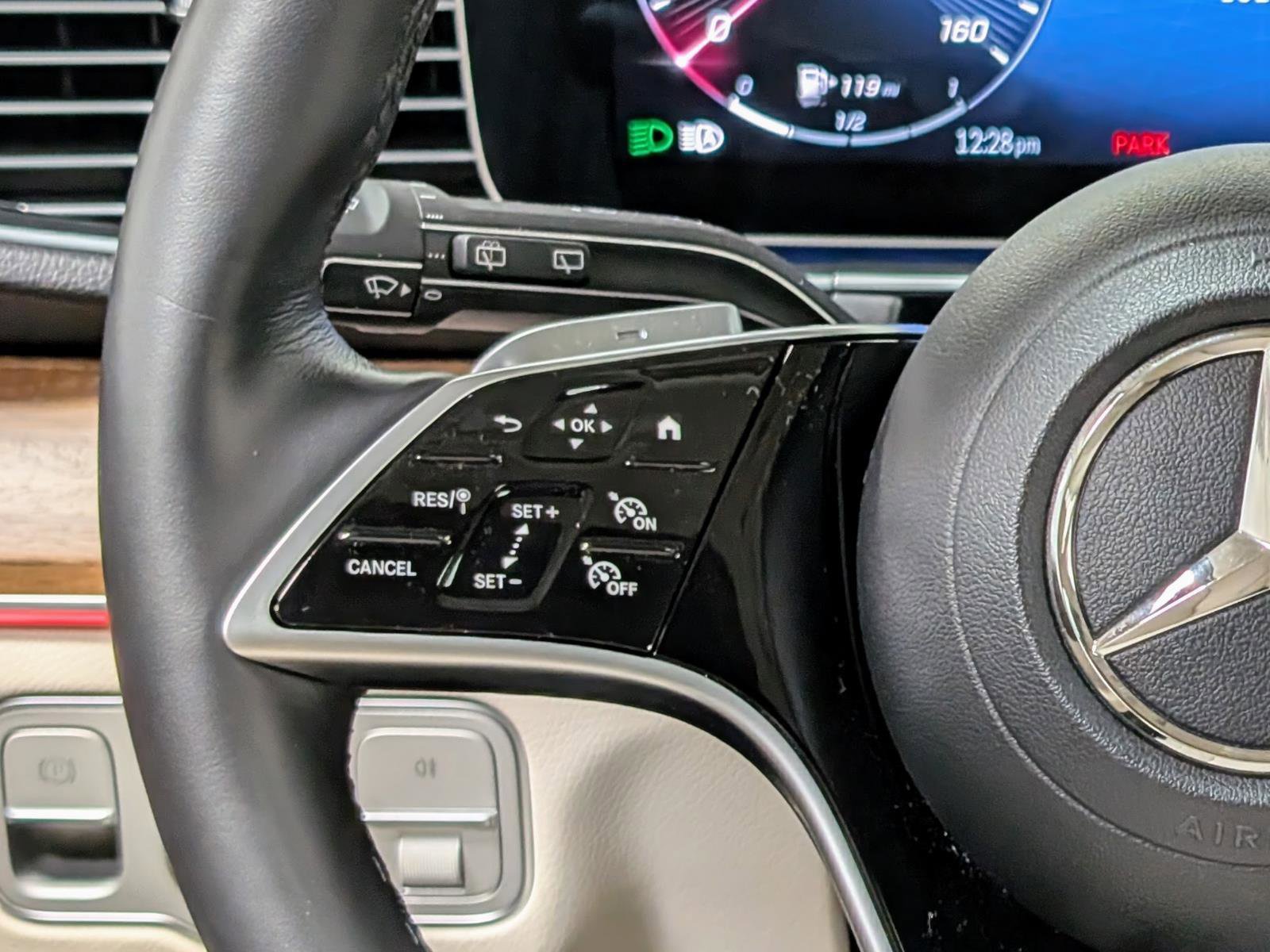 Used 2024 Mercedes-Benz GLE 350 4MATIC w/ AMG Line Exterior image 37