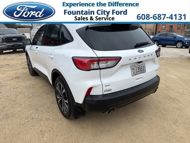 Used 2022 Ford Escape SE w/ SE Sport Appearance Package AWD/4WD image 1
