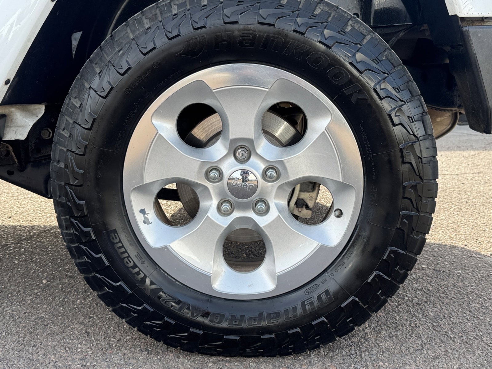 Used 2015 Jeep Wrangler Unlimited Sahara w/ Max Tow Package image 11