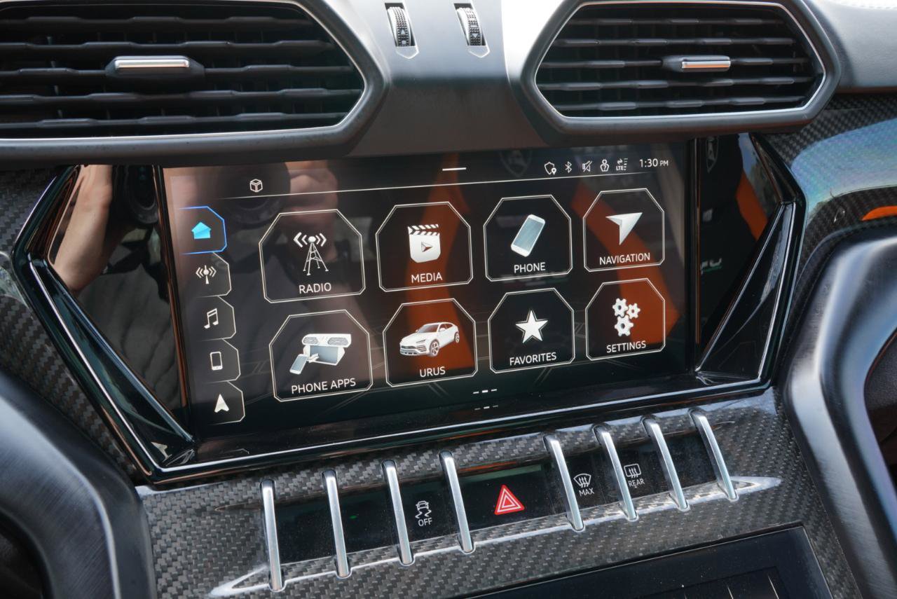 Used 2022 Lamborghini Urus AWD/4WD image 39
