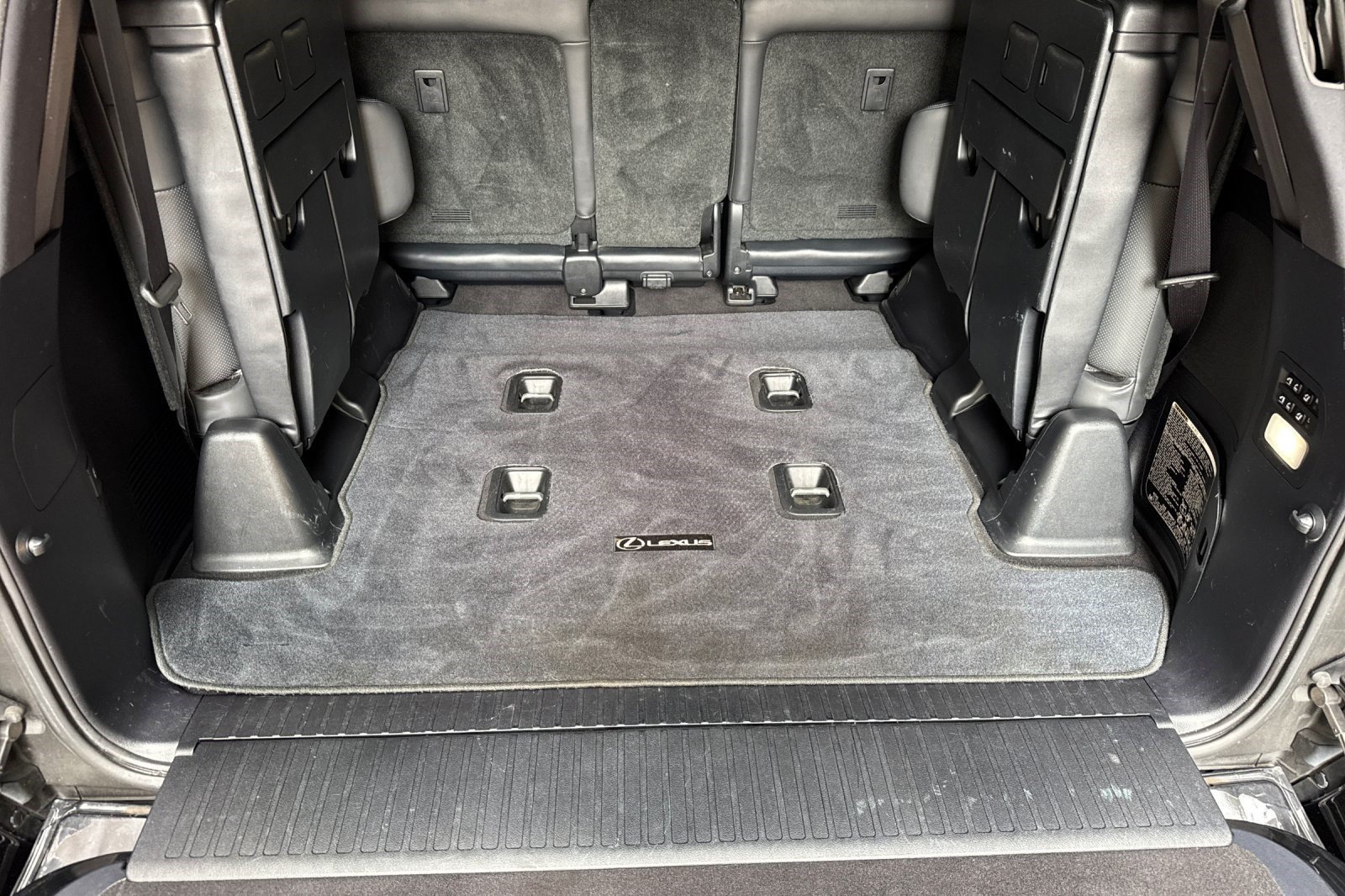 Used 2020 Lexus LX 570 4WD w/ Sport Package image 29