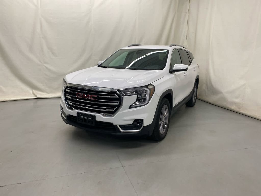 Used 2024 GMC Terrain SLT image 2
