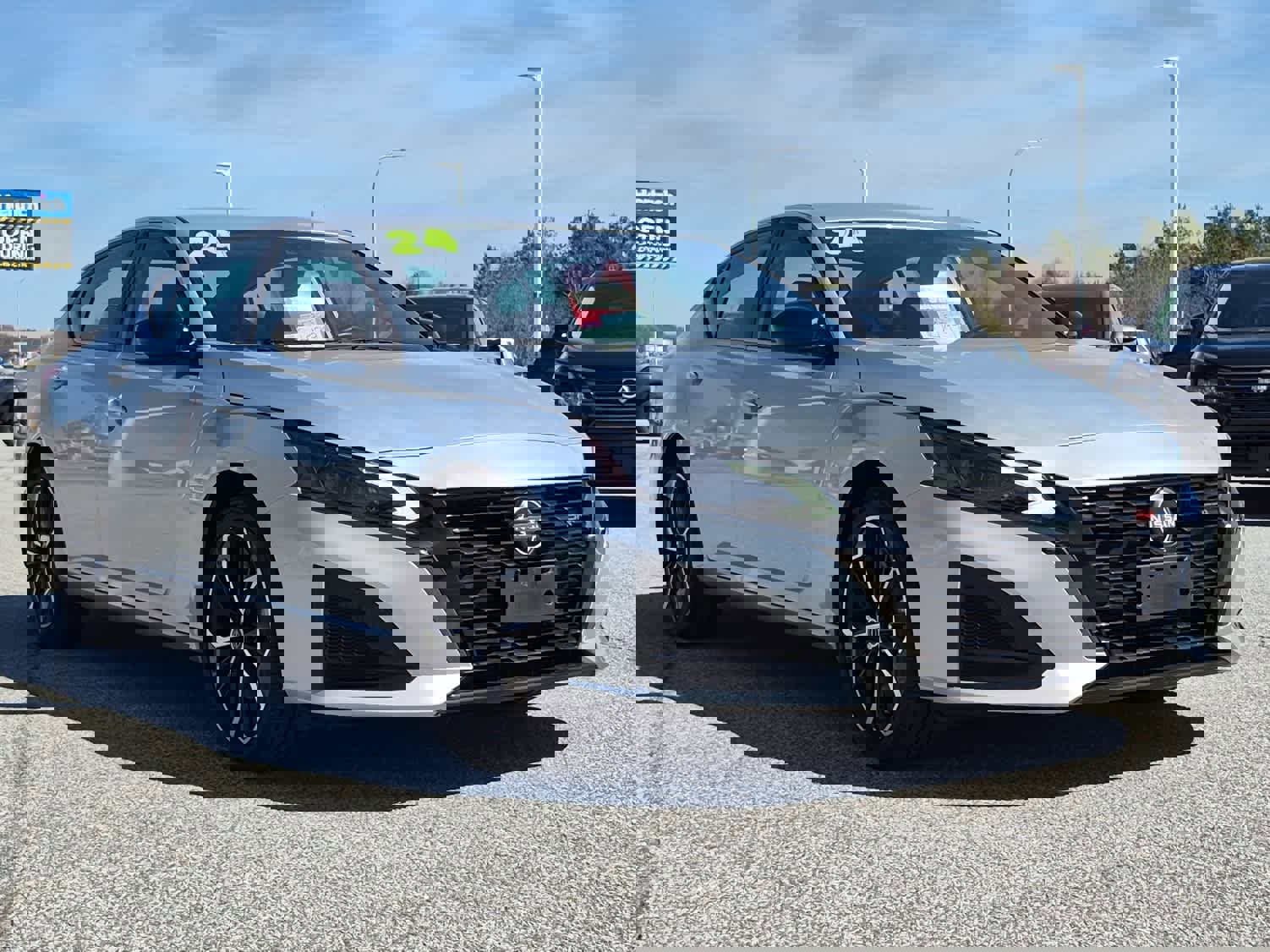 Used 2024 Nissan Altima 2.5 SR image 2