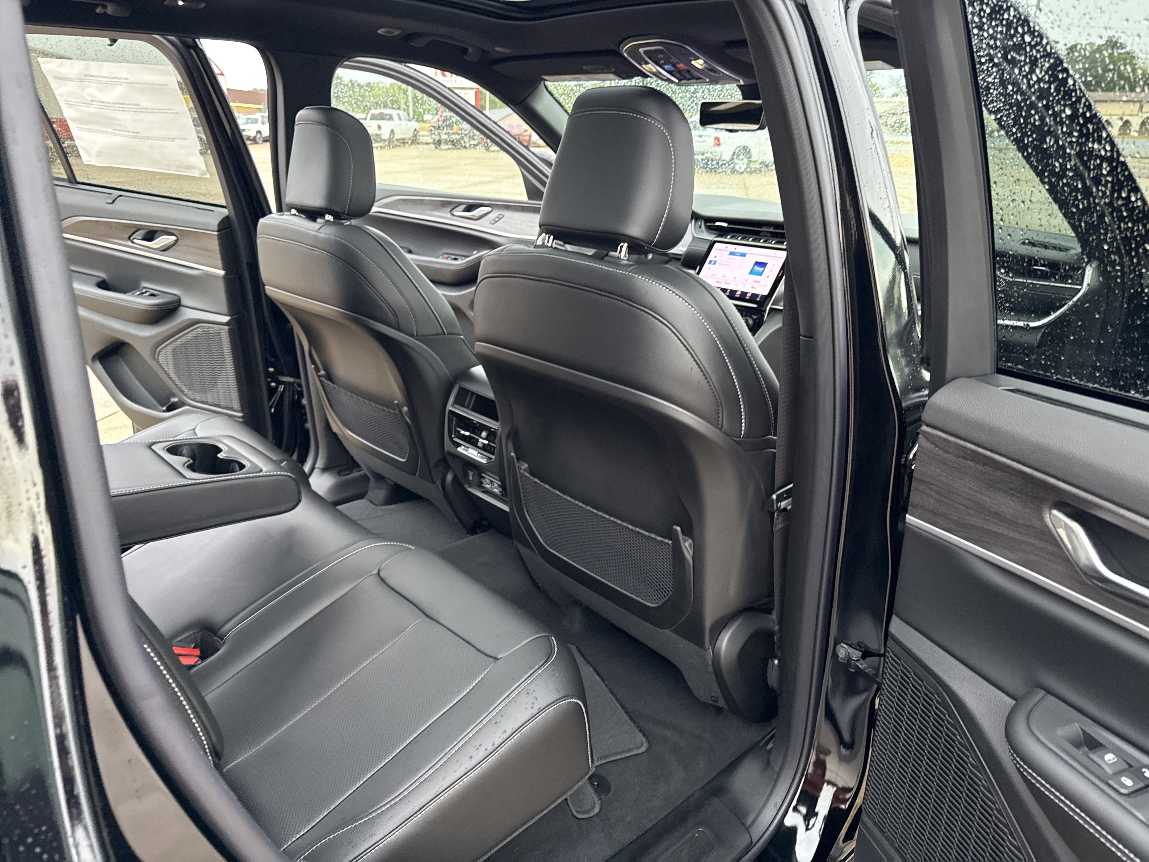 New 2025 Jeep Grand Cherokee Limited w/ Luxury Tech Group II image 37