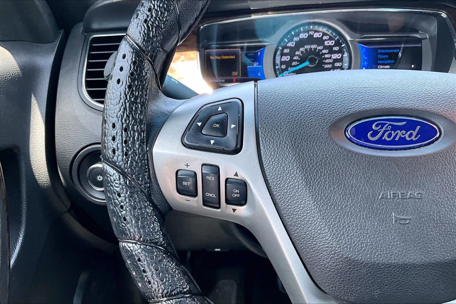Used 2013 Ford Taurus Limited FWD image 19