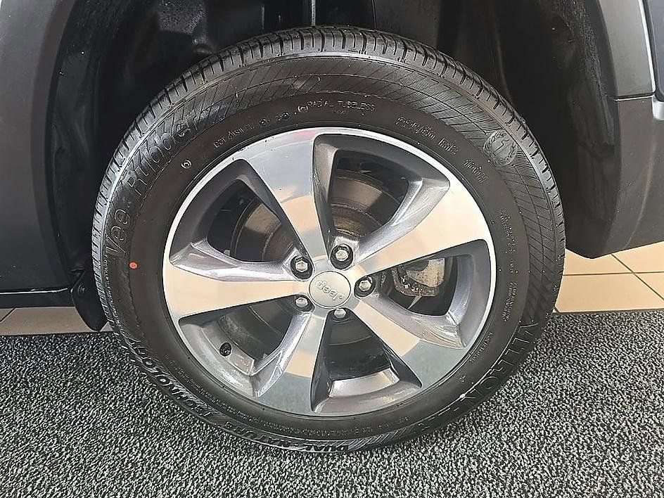 Used 2019 Jeep Cherokee Limited AWD/4WD image 41