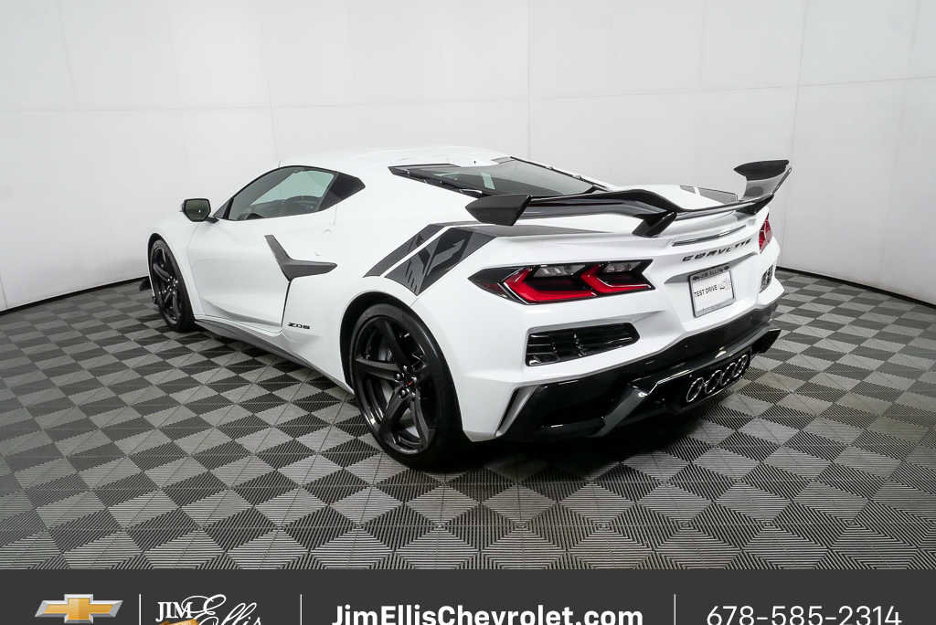 Used 2024 Chevrolet Corvette Z06 w/ Z07 Performance Package image 24